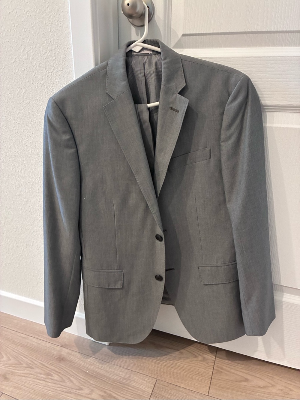 jf j.ferrar Men's Light Gray Two-Button Suit Blazer